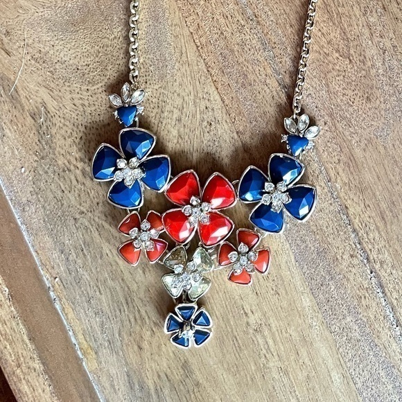 Limited Brand Flower Necklace - Picture 3 of 4